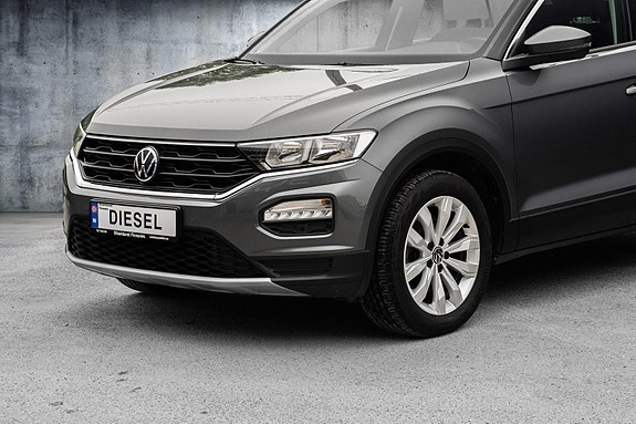 Volkswagen T-Roc 2 of 5