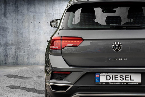 Volkswagen T-Roc 5 of 5