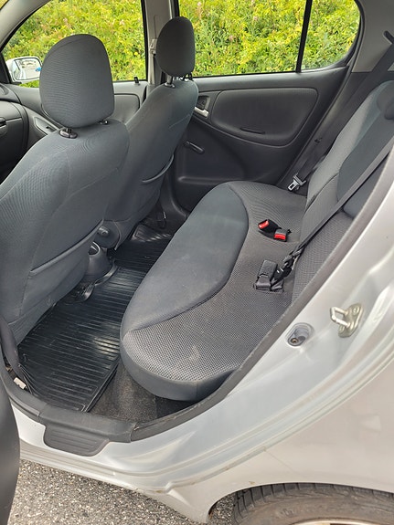 Toyota Yaris 8 of 10