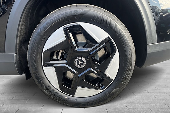 Mercedes-Benz GLB35 8 of 20