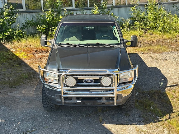 Ford F-250 3 of 5