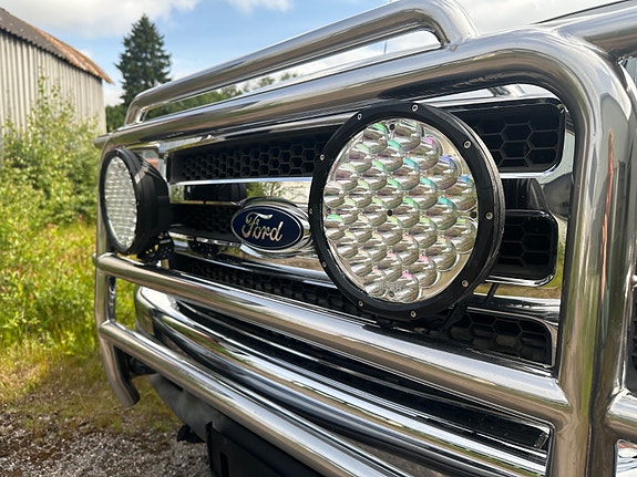 Ford F-250 5 of 5