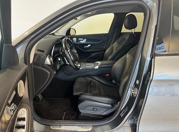 Mercedes-Benz GLC300 de 29 of 30