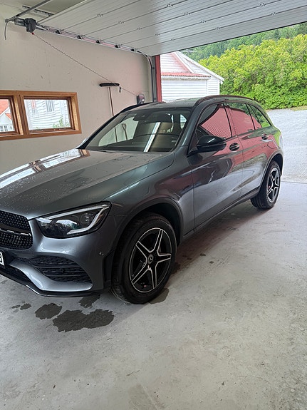 Mercedes-Benz GLC300 de 3 of 30