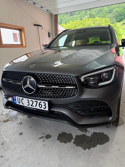 Mercedes-Benz GLC300 de 2 of 30