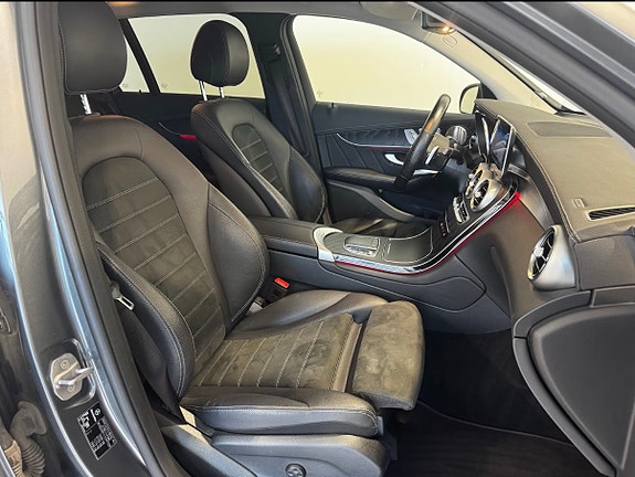 Mercedes-Benz GLC300 de 30 of 30