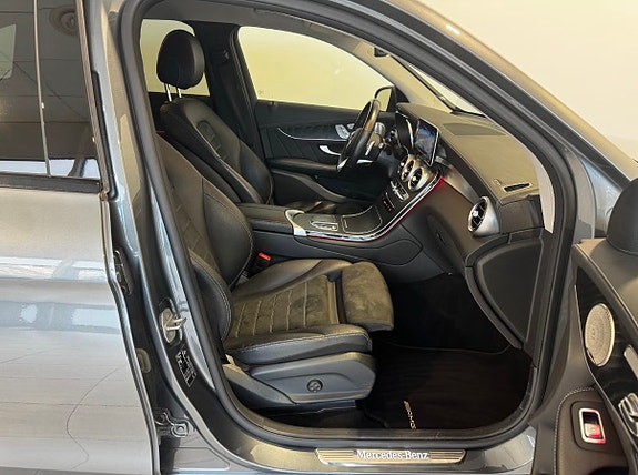 Mercedes-Benz GLC300 de 28 of 30
