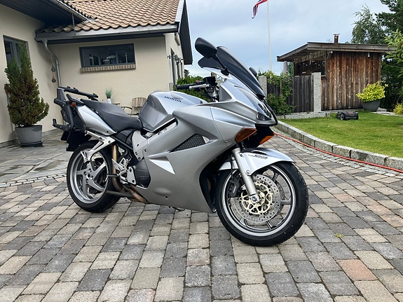 Honda VFR 800 3 of 12