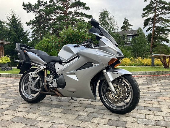 Honda VFR 800 4 of 12