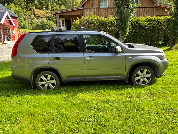 Nissan X-Trail 5 of 5