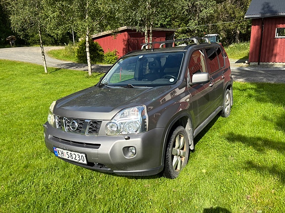 Nissan X-Trail 3 of 5