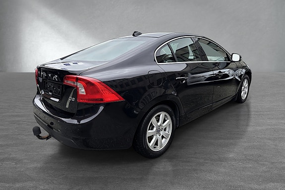 Volvo S60 5 of 5