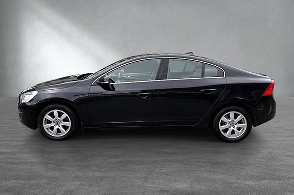 Volvo S60 2 of 5