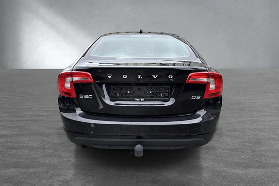 Volvo S60 4 of 5