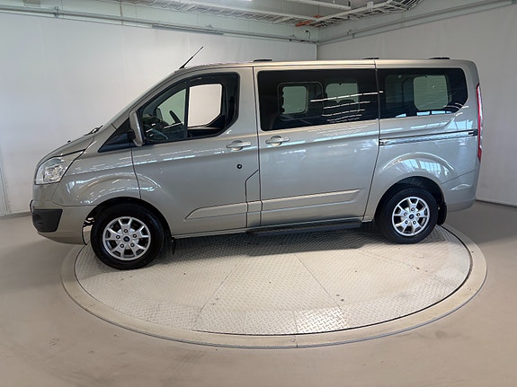 Ford Tourneo Custom 2 of 5
