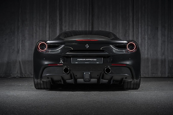 Ferrari 488 GTB 4 of 5