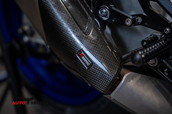 Yamaha YZF-R1M 10 of 23