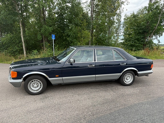 Mercedes-Benz S500 2 of 5