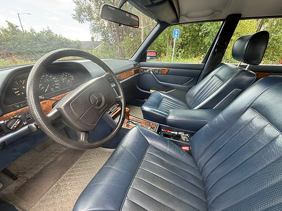 Mercedes-Benz 500 SEL 13 of 30