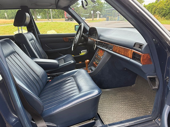 Mercedes-Benz 500 SEL 16 of 30