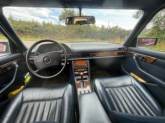 Mercedes-Benz 500 SEL 11 of 30