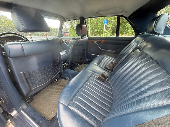 Mercedes-Benz 500 SEL 15 of 30