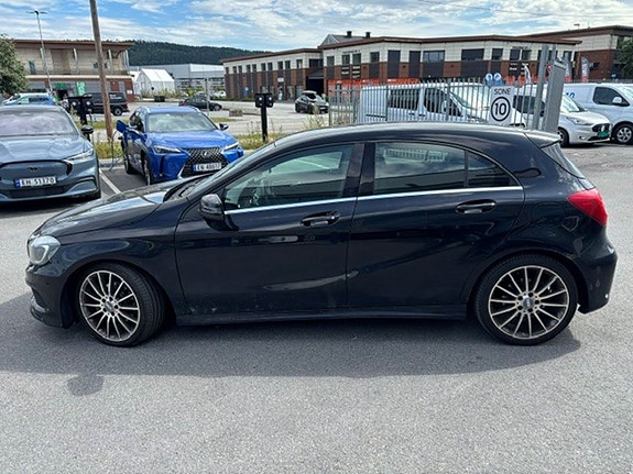 Mercedes-Benz A200 2 of 5