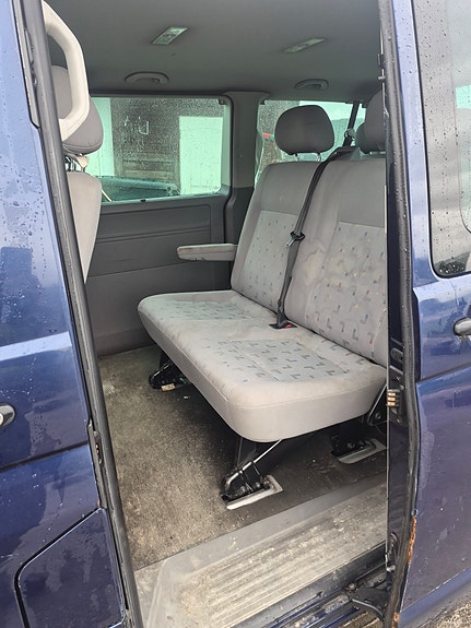Volkswagen Caravelle 5 of 5