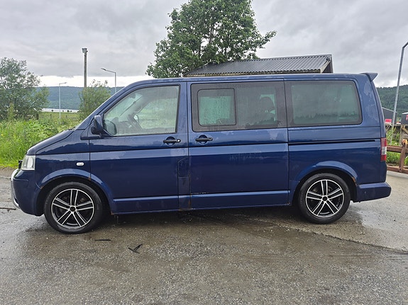 Volkswagen Caravelle 3 of 5