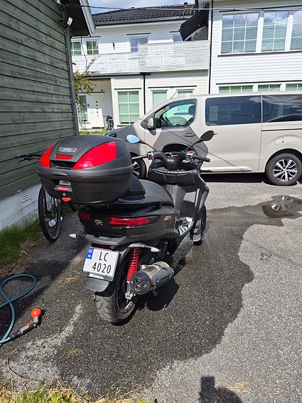 Piaggio MP3 500 LT 4 of 7