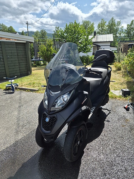 Piaggio MP3 500 LT 2 of 7