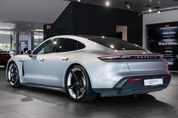 Porsche Taycan 3 of 30