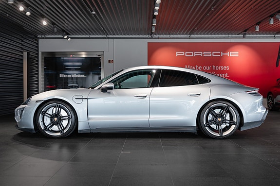 Porsche Taycan 2 of 30