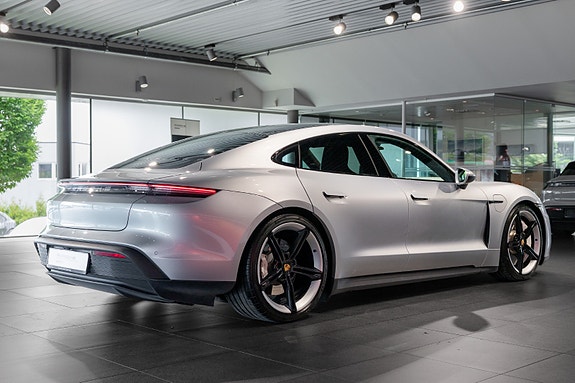 Porsche Taycan 5 of 30
