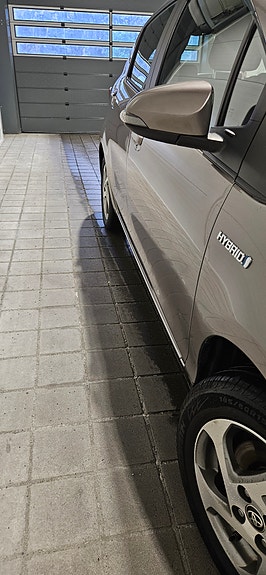 Toyota Yaris 9 of 21