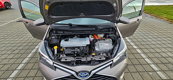 Toyota Yaris 18 of 21