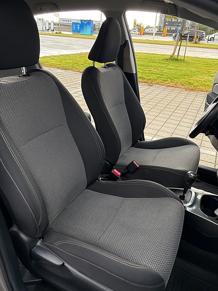 Toyota Yaris 13 of 21