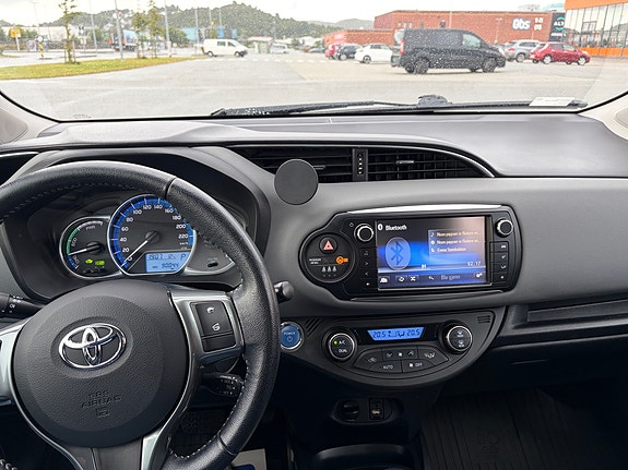 Toyota Yaris 10 of 21