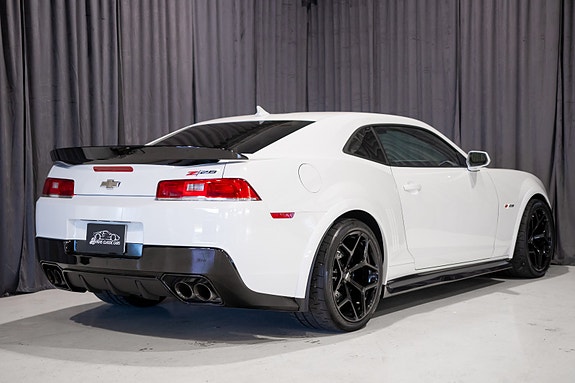 Chevrolet Camaro 2 of 30