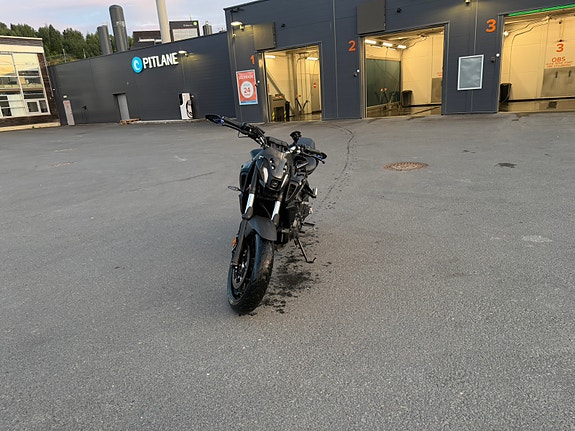Yamaha MT-07 2 of 9