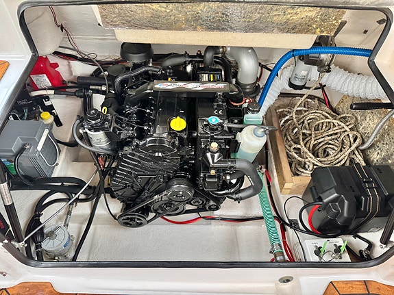 Uttern D68 DTI m/120 hk diesel Mercruiser - 495 timer - Strøken 21 of 30