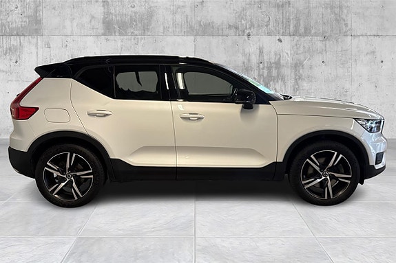 Volvo XC40 6 of 21