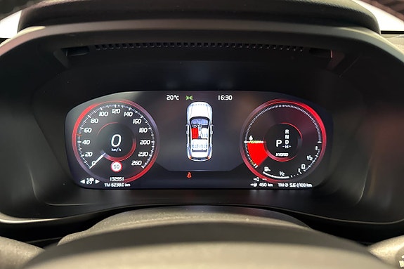 Volvo XC40 17 of 21