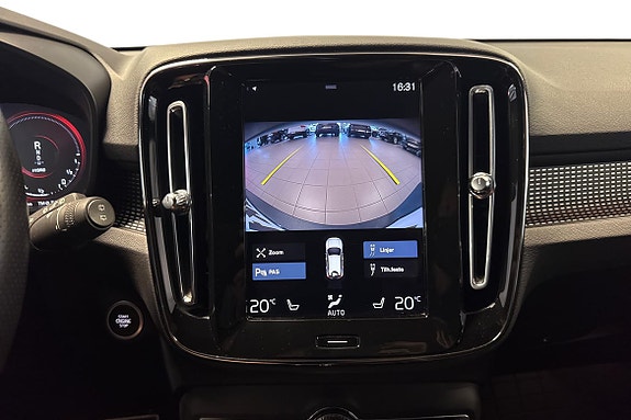 Volvo XC40 12 of 21