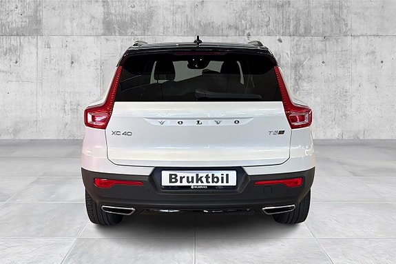 Volvo XC40 4 of 21