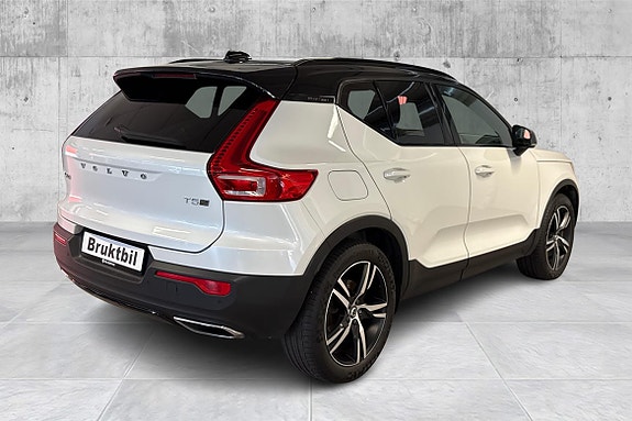 Volvo XC40 5 of 21