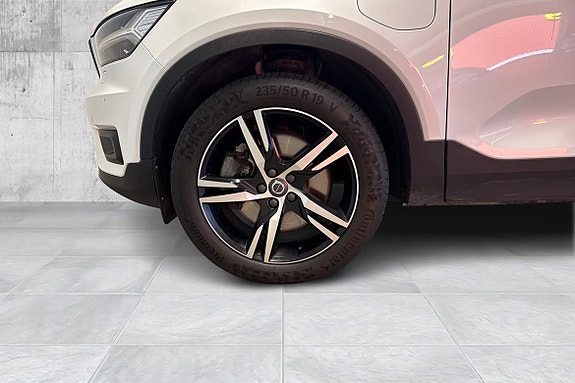 Volvo XC40 9 of 21