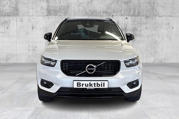 Volvo XC40 8 of 21