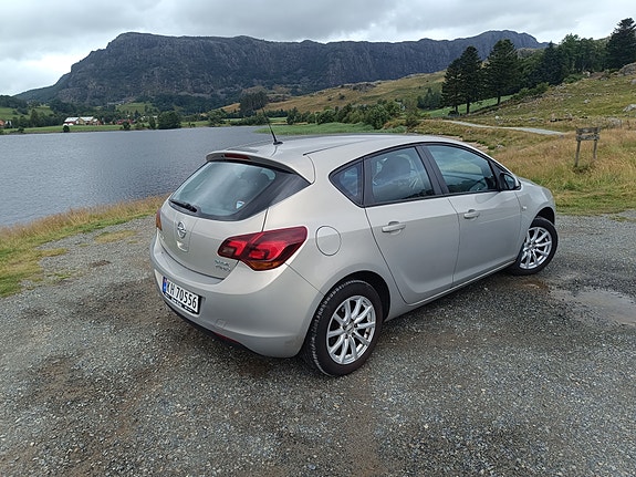 Opel Astra 3 of 5
