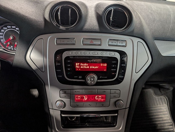Ford Mondeo 14 of 22